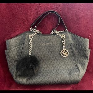 Authentic Michael Kors Jet Set Purse & Keychain